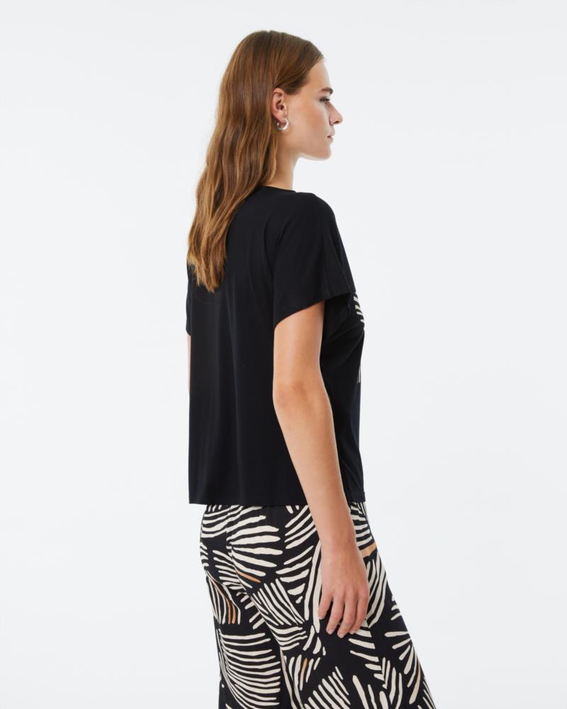 Camiseta Étnica negra Paz Torras2