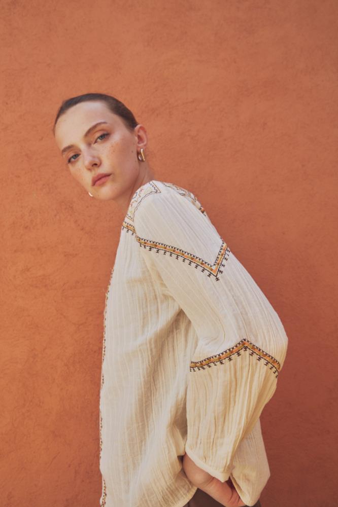 Blusa Bordada Paz Torras